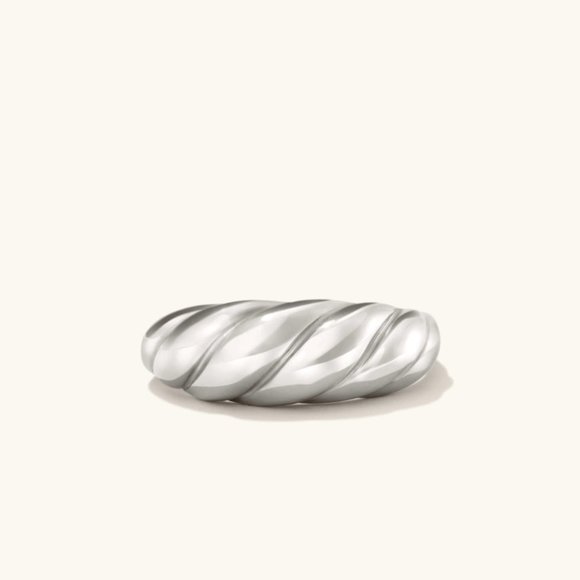 ISO Thin Croissant Dôme Ring - Picture 2 of 4